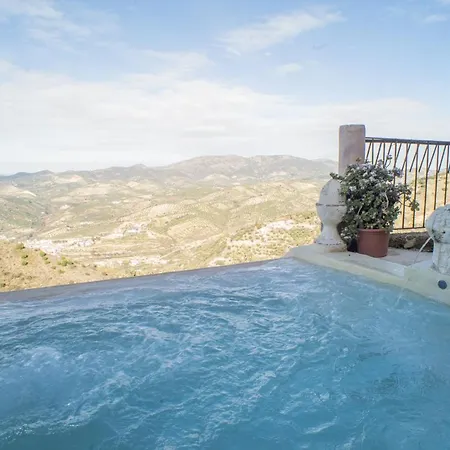 Charming In With Private Pool