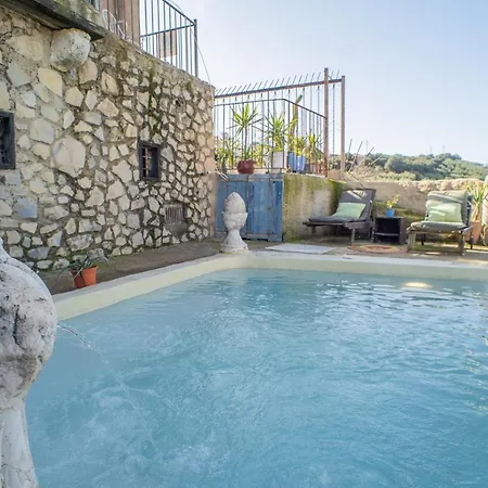 Charming In With Private Pool 빌라